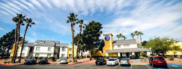 $380 Laundry facilities, Storage Units, Studio 1BA63859500987905123