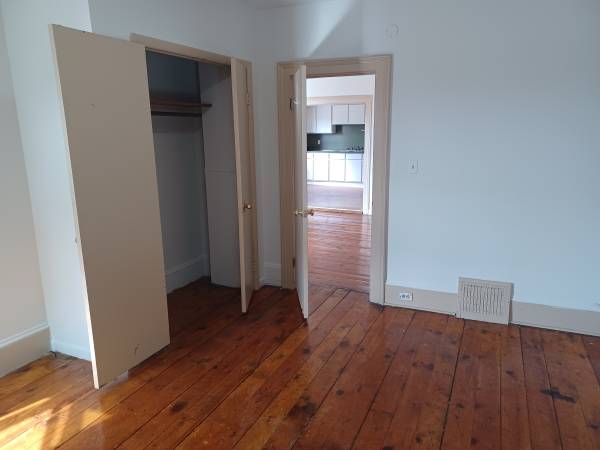 $850 / 2br - Two bedroom  downstairs  apartment (Grand Haven)63882239942017124