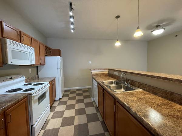 $1,799 / 3br - 1496ft2 - 3 Bedroom apt#602 Lower base price 1 month free waived A & A (Asheville)64029209384451121