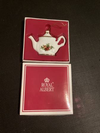 Royal Albert teapot ornament 1