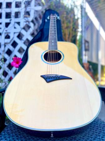 Dean-Tradition One-Solid Top Acoustic Guitar-Like New 1