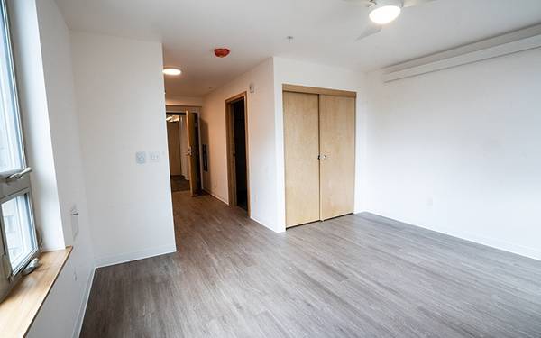 $978 / 1br - 488ft2 - Community Room, Bike Storage, Internet Access (9777 NE Glisan St, Portland, OR)64039222067587124
