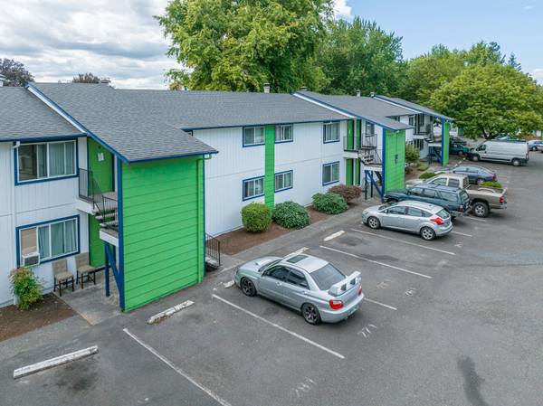 $1,525 / 2br - 843ft2 - 2/BD 1/BA, En Gresham OR, Lavadora/Secadora en la Unidad (2710 NE Division St, Gresham, OR)63672529833345123