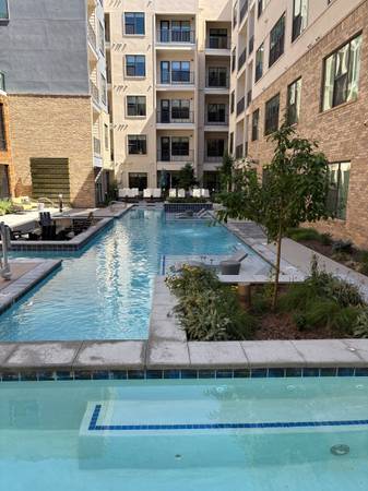 $1,400 / 1hab - 613ft2 - ¡Hermoso departamento de 1 habitación en el corazón del centro de COS! 2 meses gratis (Colorado Springs)63687084330753123