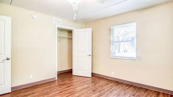 $1,514 / 2br - 790ft2 - Stop by today at the 2 bed / 1 bath of your dreams! 790 Sq Ft! (Jacksonville)64005270114691123