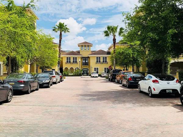 $555 / 1br - 881ft2 - Casa adosada de 1 habitación con garaje y lavandería individual — Detalles interiores (Tampa)63980539931266120