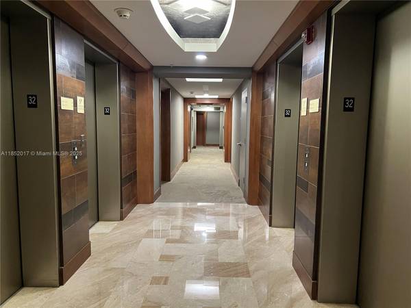 $3,450 / 2br - 1051ft2 - Spacious 2BR Condo with City & River Views in Brickell! (Miami)63983674240130124