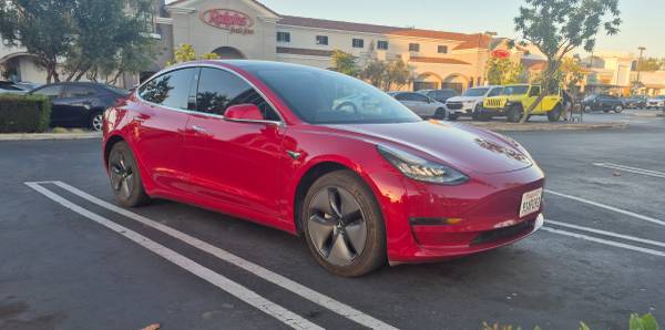 2020 tesla model 3 long range Dual Motor Excellent condition - $15,500 (Los angeles)63615926491137120