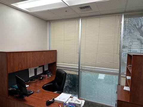 Oficinas de $800 con ventanas en empresa establecida (subarriendo) (Roseville / Granite Bay)63228481752065123