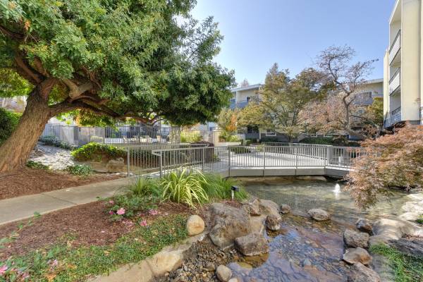 $2,771 / 1br - 732ft2 - LARGE 1 BEDROOM 1 BATH AT THE RETREAT!!! CORNER UNIT!!! (walnut creek)63880134998787123