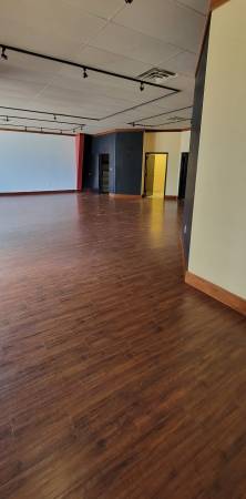 $1,900 / 1br - 1700ft2 - Spacious Live Work (Pojoaque)63659867028867124