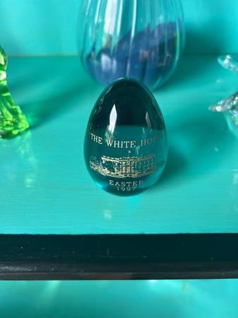 Vintage 1997 White House Glass Easter Egg 1