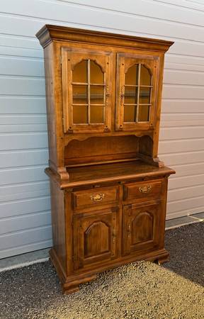 REDUCED!!  Solid Wood Hutch (es) and Buffet (s) at Creative Bargains 1