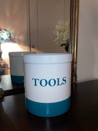 Ceramic tools container 1