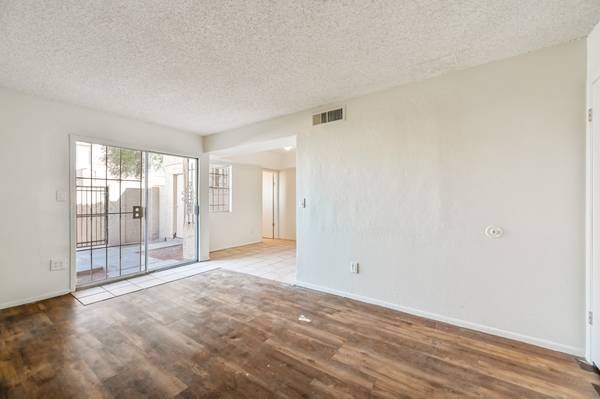 $1,495 / 3br - 1041ft2 - 4435 E PUEBLO AVE (Phoenix)64024994443521121