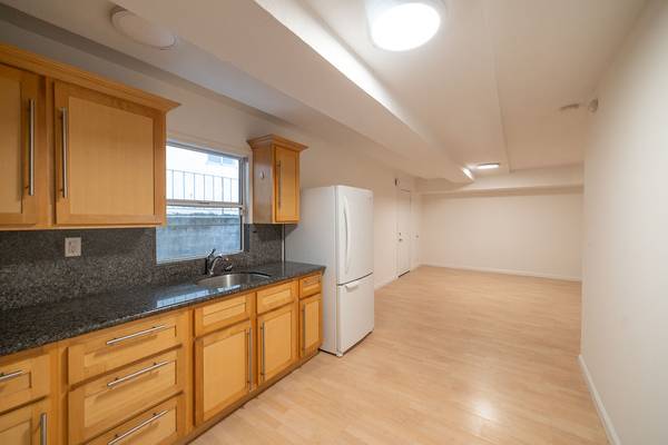 $1,420 Efficiently Appointed Studio in Adam's Point! (oakland lake merritt / grand)63938624630275121