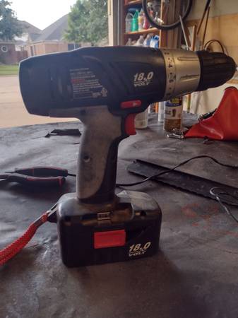 Craftsman 3/8 18 volt drill/driver 1