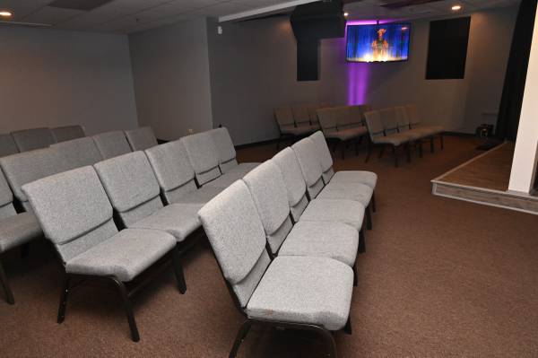 $300 / 4000ft2 - 4,000 sq. ft.--for Events/Conferences/Church Service (Plainfield)64041642979203123