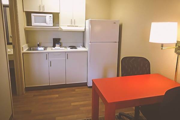 $335 / 1br - Instalaciones de fitness, suites amuebladas de 1 y 2 habitaciones, estacionamiento gratuito (4270 S Valley View Blvd, Las Vegas, NV)63859500645379124