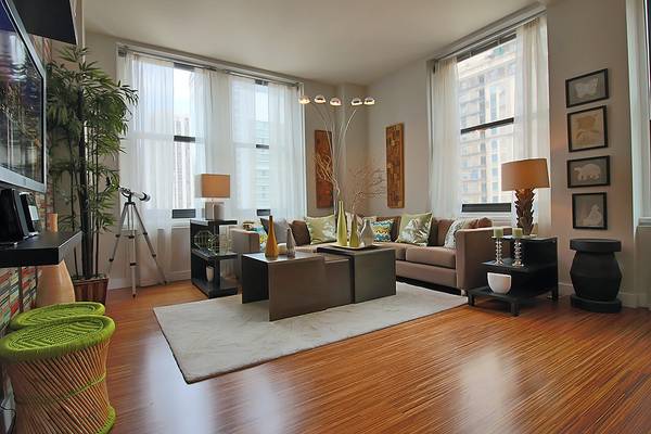 $2,220 / 1br - Historic One Bedroom-In unit W/D, Gym, Green Space-The Loop (The Loop)63960014760706120