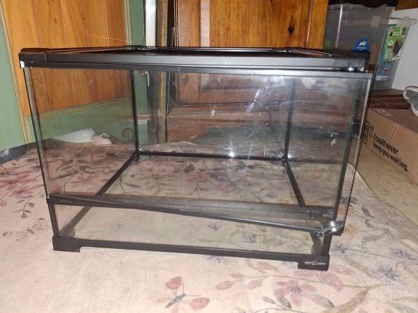 Reptile enclosure 18x18x13