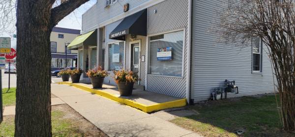 $2,800 COMMERCIAL SPACE FOR OFFICES OR OTHER APRX 850 + SF +full basement.- (Evanston,)63960010453379124