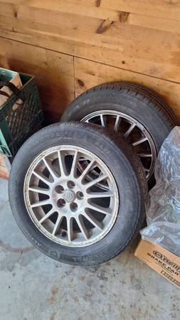 2 16"  Mag wheels chrysler sebring 1