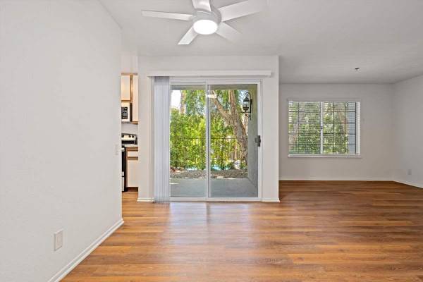 $2,495 / 2br - 1034ft2 - Stainless Steel Appliances, Tennis Court, Two Pools and Spas (Nestled directly next to the San Jacinto Mountains in d)63686264702083120