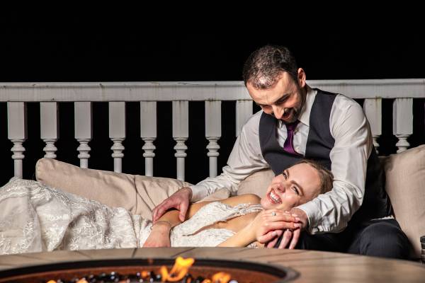 Wedding and Portrait Photographer availible on duscount. 1