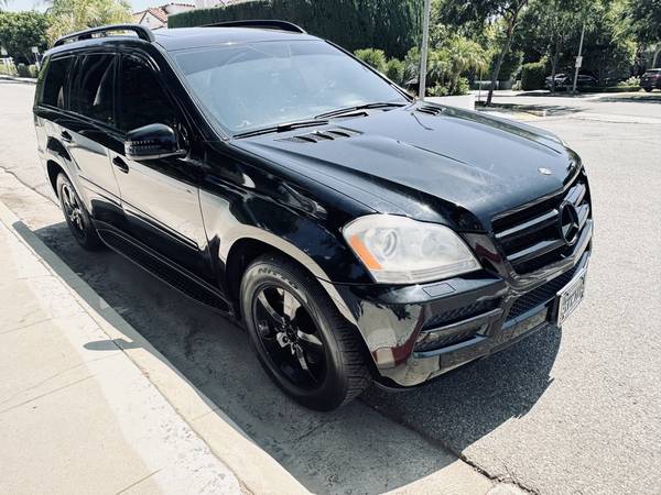 2012 Mercedes Benz GL550 AMG all wheel drive SUV CLEAN TITLE - $8,500 (beverly hills)63618351502851124
