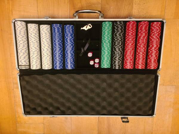 Poker chips set 1