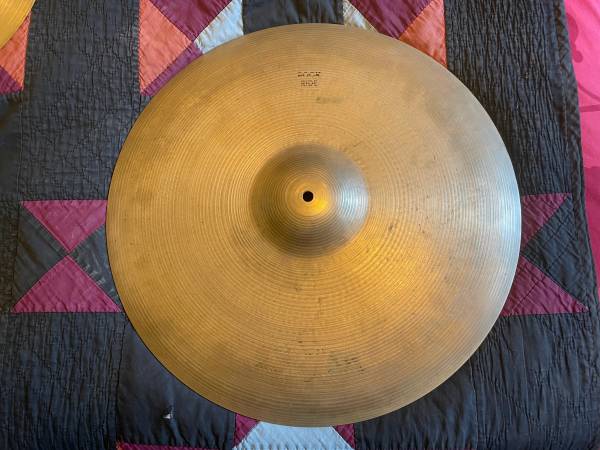 Zildjian 21" Rock Ride 1