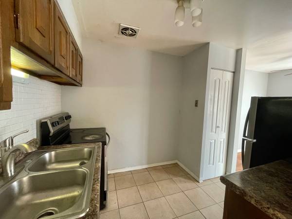 $1,500 / 1br - 750ft2 - GREAT PRICE LARGE 1BED  CONDO (Edgewater)64041810115842124