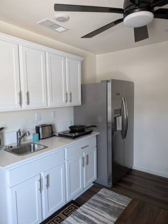 $1,400 / 1br - 700ft2 - **BRAND NEW 1 BED FURNISHED APARTMENT FOR 2*or Single bedroom** (Visalia near Costco)63688443575937124