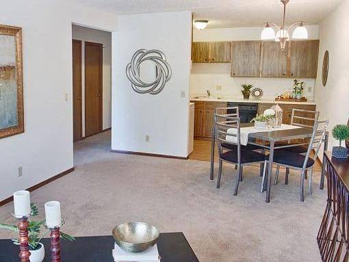 $1,822 / 2br - 900ft2 - Laundry Facilities, Elevator, Air Conditioner63990230867970124