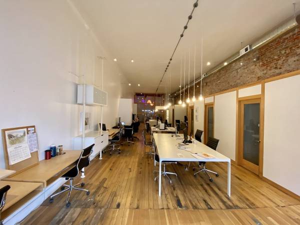 $195 / 1400ft2 - Desk space available in modern coworking office downtown Moscow (Moscow, ID)63980821985538120