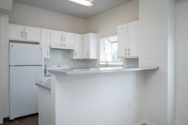 $2,348 / 2br - 1286ft2 - $1000 off 1st month's rent on select units. Call for details! (Wilsonville - I5, 205, Tigard, Oregon City, T)63999455294211121