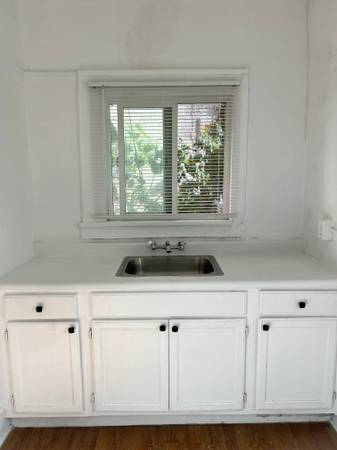 $1,195 / 400ft2 - Studio Ready to Move In - Near DTLA * Pets Are Welcome * (Los Angeles)63818727706243123