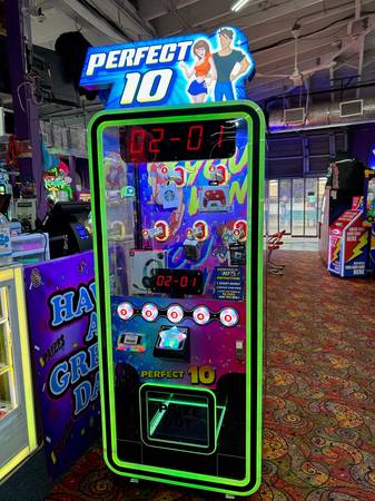 HOT! Pipeline Games Perfect 10 Prize Vendor Arcade Game LIKE NEW 1