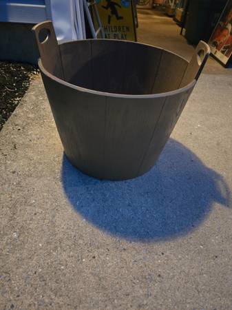 2 heavy Duty plastic tubs or planters 1