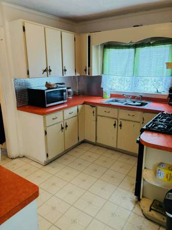 $3,400 / 3br - 1400ft2 - $3,400/Month (Negotiable/3bm+1.5bm)/September/October (Flexible) (West Roxbury)63802024805377123