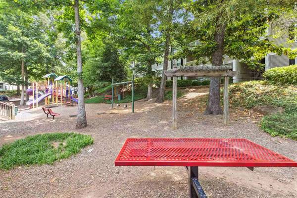 $1,212 / 2br - 972ft2 - You've picked a great space! We're near public transport (Stone Mountain - Stone Mountain)63964266317059124