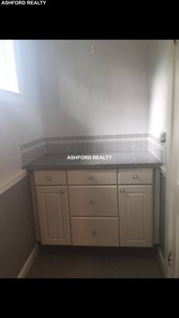$2,800 / 2br - CHARMING 2 BDRM RENT INCLUDES HEAT & H20 AV 9/1  NO  fee (WATERTOWN)63699373674627122