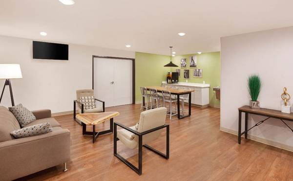 $339 / 1br - Must-Have Amenities at Prices You'll Love! (380 W Lyndon B Johnson Fwy, Irving, TX)63846411798147124