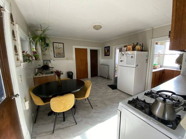 $400 / 80ft2 - Small Room in 3 BR Easthampton (Easthampton)64017047628418121
