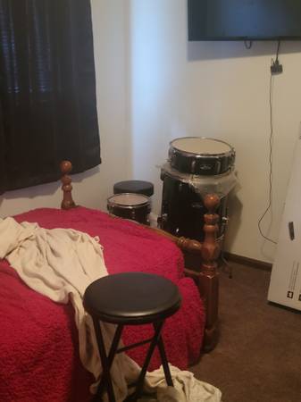 2 drumkits 1