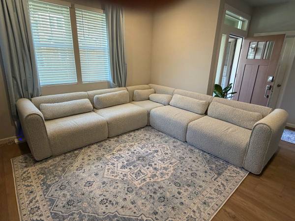 Open Box Koala Modular Bangalow 5 Seater Corner in Limestone 1