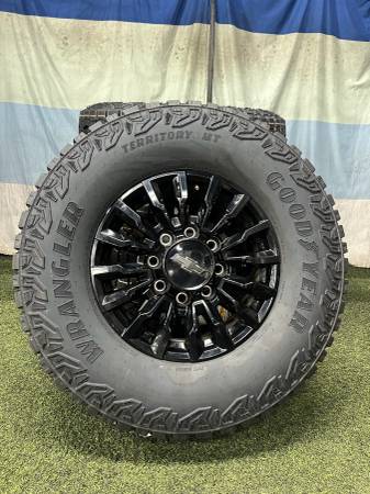 2025 Chevy Silverado Z71 2500 8 Lug Takeoffs 18 Inch OEM Wheels 1
