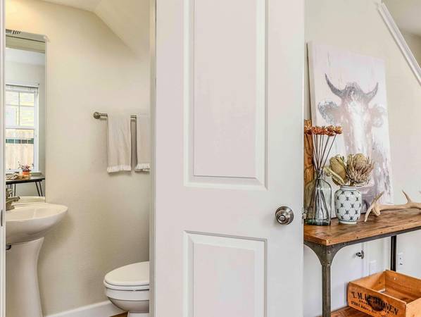 $3,595 / 3br - Resident & Payment Portal | Attached Two-Car Garage, Dual Pane Window (Petaluma)63845955851393122