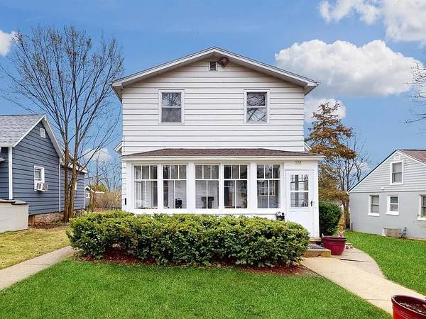 $1950.00 / 2br - 1000ft2 - Hermosa casa moderna en el corazón de Lake Geneva63846716464003120